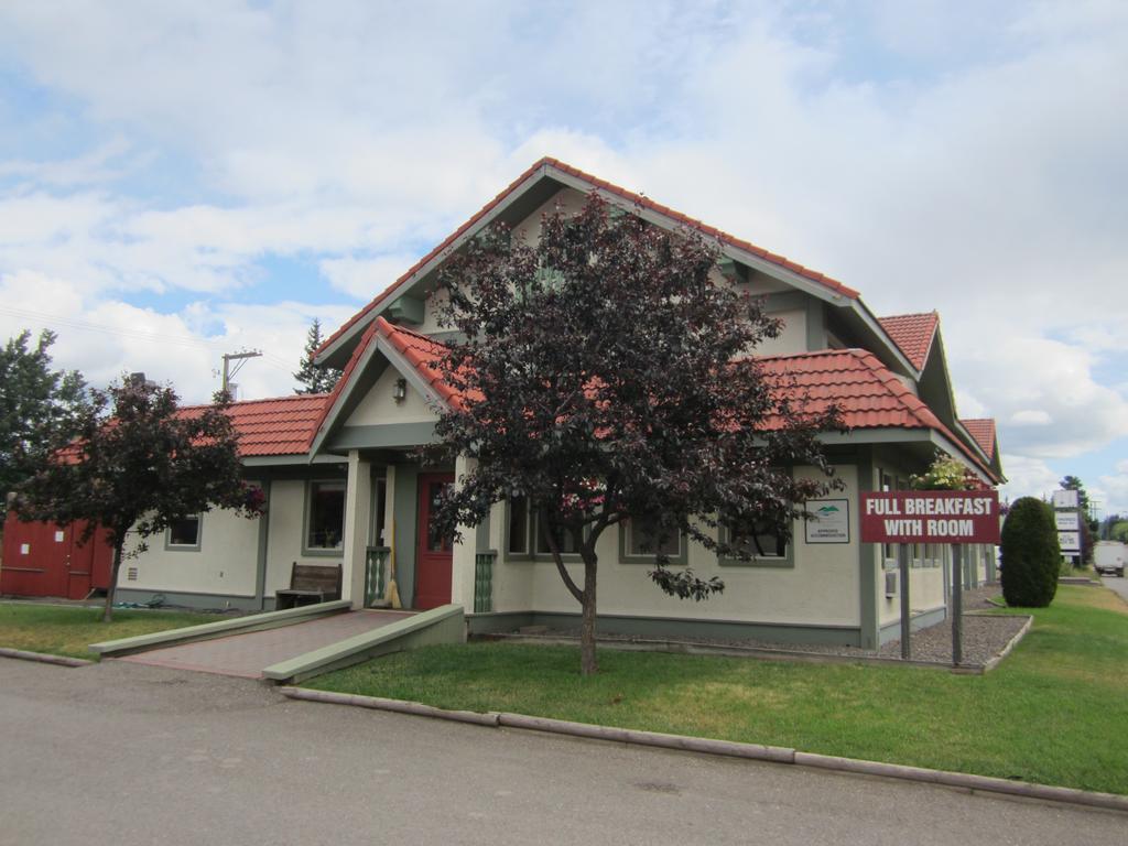 Stork Nest Inn Smithers Exteriör bild